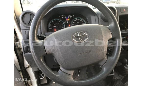 Buy Import Toyota Land Cruiser White Car in Import - Dubai in Andijon Buy Import Toyota Land Cruiser White Car in Import - Dubai in Andijon