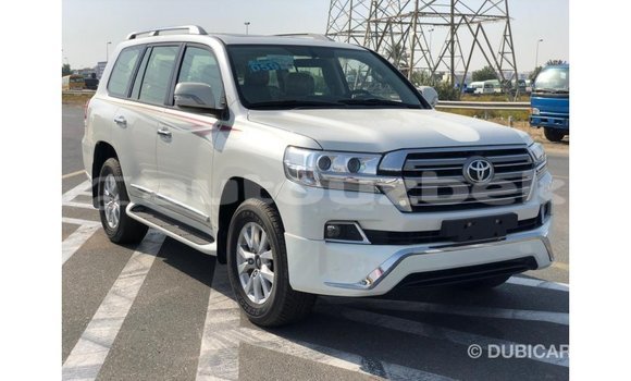 Buy Import Toyota Land Cruiser White Car in Import - Dubai in Andijon Buy Import Toyota Land Cruiser White Car in Import - Dubai in Andijon