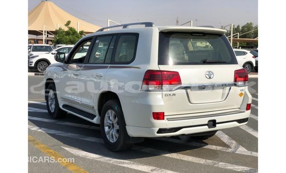 Buy Import Toyota Land Cruiser White Car in Import - Dubai in Andijon Buy Import Toyota Land Cruiser White Car in Import - Dubai in Andijon