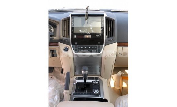 Buy Import Toyota Land Cruiser White Car in Import - Dubai in Andijon Buy Import Toyota Land Cruiser White Car in Import - Dubai in Andijon