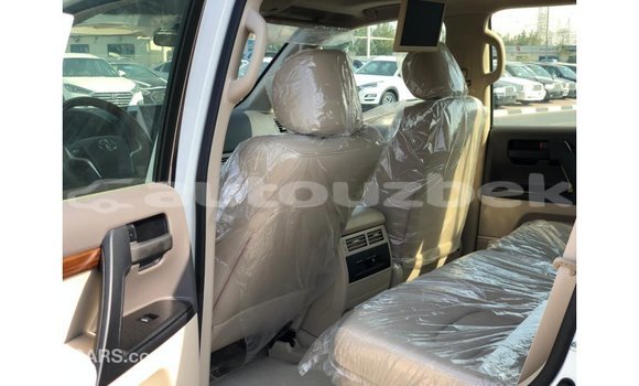 Buy Import Toyota Land Cruiser White Car in Import - Dubai in Andijon Buy Import Toyota Land Cruiser White Car in Import - Dubai in Andijon