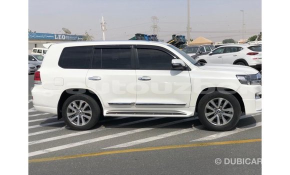 Buy Import Toyota Land Cruiser White Car in Import - Dubai in Andijon Buy Import Toyota Land Cruiser White Car in Import - Dubai in Andijon