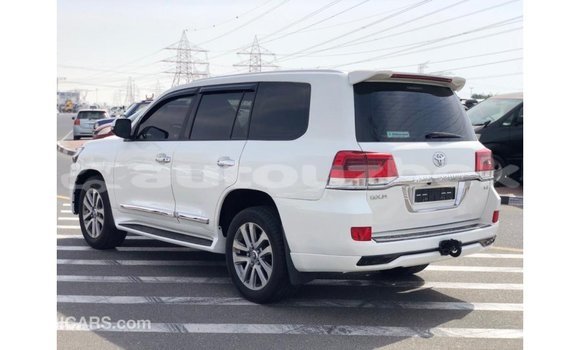 Buy Import Toyota Land Cruiser White Car in Import - Dubai in Andijon Buy Import Toyota Land Cruiser White Car in Import - Dubai in Andijon