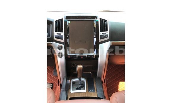 Buy Import Toyota Land Cruiser White Car in Import - Dubai in Andijon Buy Import Toyota Land Cruiser White Car in Import - Dubai in Andijon