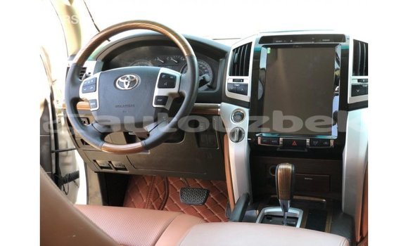 Buy Import Toyota Land Cruiser White Car in Import - Dubai in Andijon Buy Import Toyota Land Cruiser White Car in Import - Dubai in Andijon