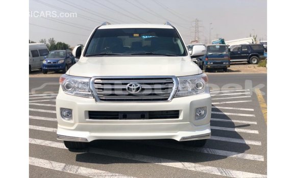 Buy Import Toyota Land Cruiser White Car in Import - Dubai in Andijon Buy Import Toyota Land Cruiser White Car in Import - Dubai in Andijon