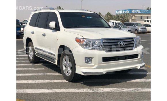 Buy Import Toyota Land Cruiser White Car in Import - Dubai in Andijon Buy Import Toyota Land Cruiser White Car in Import - Dubai in Andijon