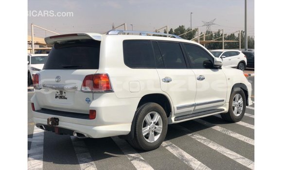 Buy Import Toyota Land Cruiser White Car in Import - Dubai in Andijon Buy Import Toyota Land Cruiser White Car in Import - Dubai in Andijon
