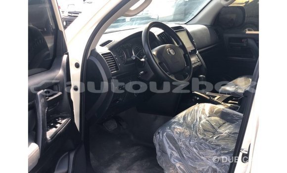 Buy Import Toyota Land Cruiser White Car in Import - Dubai in Andijon Buy Import Toyota Land Cruiser White Car in Import - Dubai in Andijon