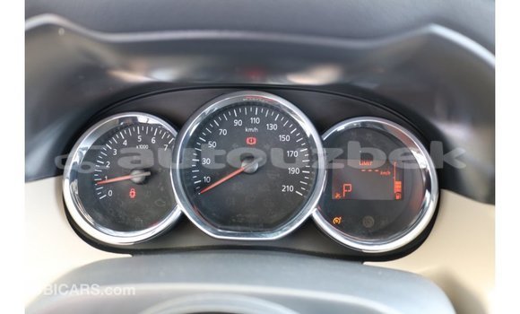 Buy Import Renault Duster White Car in Import - Dubai in Andijon