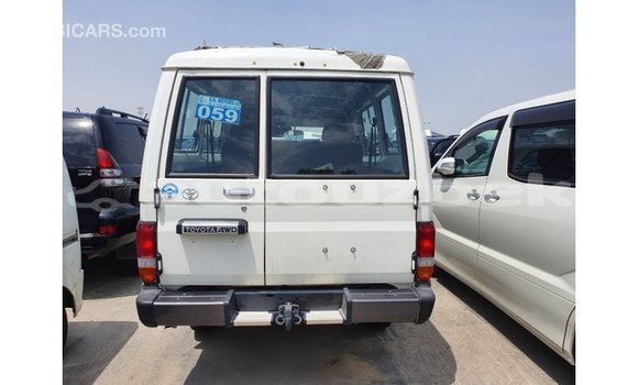 Buy Import Toyota Land Cruiser White Car in Import - Dubai in Andijon Buy Import Toyota Land Cruiser White Car in Import - Dubai in Andijon