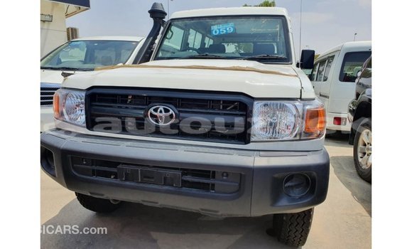 Buy Import Toyota Land Cruiser White Car in Import - Dubai in Andijon Buy Import Toyota Land Cruiser White Car in Import - Dubai in Andijon