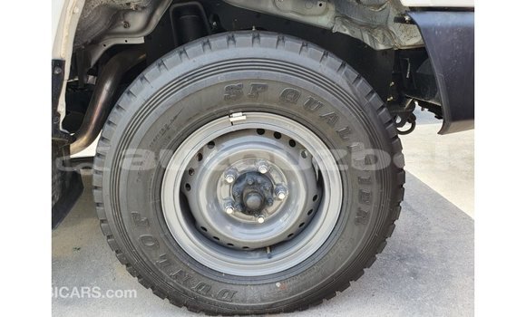 Buy Import Toyota Land Cruiser White Car in Import - Dubai in Andijon Buy Import Toyota Land Cruiser White Car in Import - Dubai in Andijon