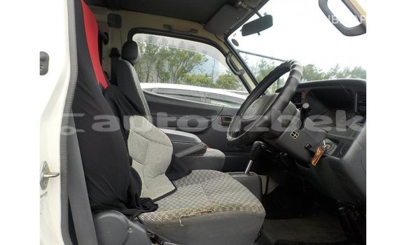 Buy Import Toyota Hiace White Car in Import - Dubai in Andijon Buy Import Toyota Hiace White Car in Import - Dubai in Andijon