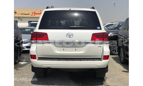 Buy Import Toyota Land Cruiser White Car in Import - Dubai in Andijon Buy Import Toyota Land Cruiser White Car in Import - Dubai in Andijon
