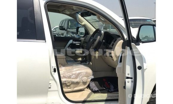Buy Import Toyota Land Cruiser White Car in Import - Dubai in Andijon Buy Import Toyota Land Cruiser White Car in Import - Dubai in Andijon