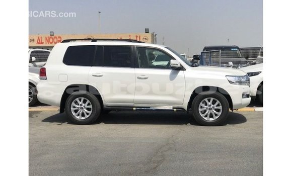 Buy Import Toyota Land Cruiser White Car in Import - Dubai in Andijon Buy Import Toyota Land Cruiser White Car in Import - Dubai in Andijon
