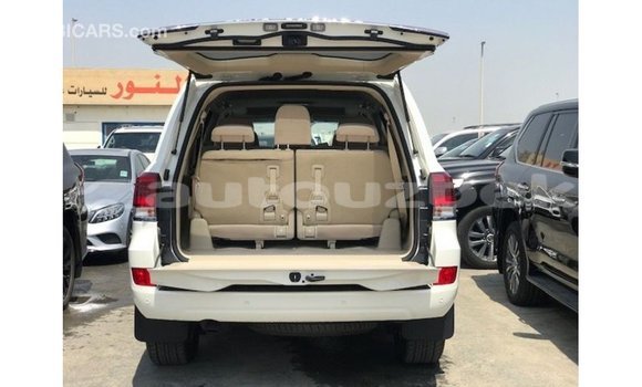 Buy Import Toyota Land Cruiser White Car in Import - Dubai in Andijon Buy Import Toyota Land Cruiser White Car in Import - Dubai in Andijon