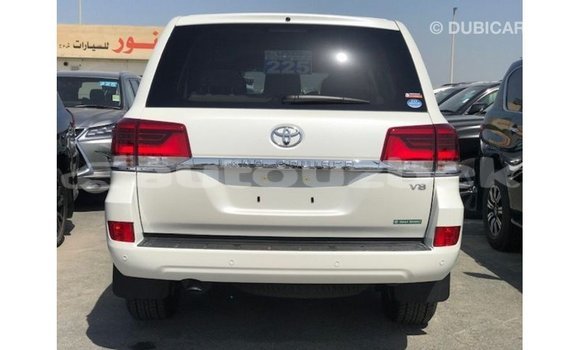Buy Import Toyota Land Cruiser White Car in Import - Dubai in Andijon Buy Import Toyota Land Cruiser White Car in Import - Dubai in Andijon