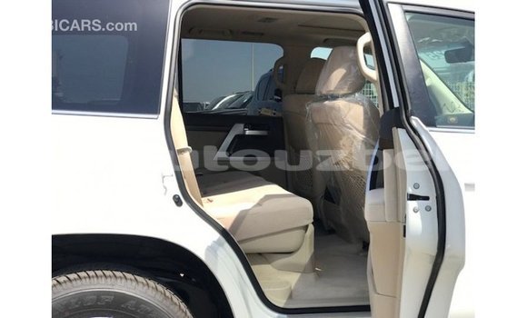 Buy Import Toyota Land Cruiser White Car in Import - Dubai in Andijon Buy Import Toyota Land Cruiser White Car in Import - Dubai in Andijon