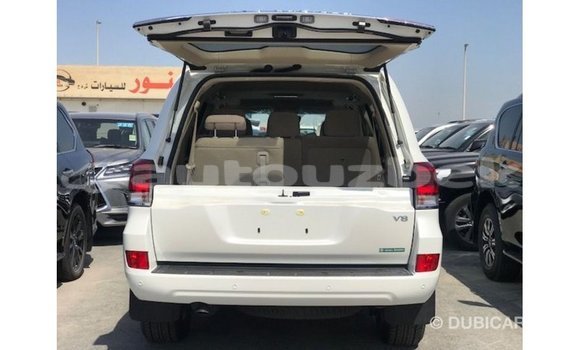 Buy Import Toyota Land Cruiser White Car in Import - Dubai in Andijon Buy Import Toyota Land Cruiser White Car in Import - Dubai in Andijon