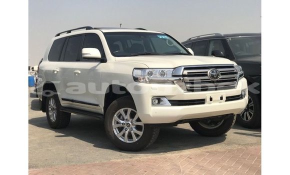Buy Import Toyota Land Cruiser White Car in Import - Dubai in Andijon