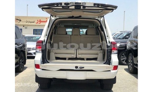 Buy Import Toyota Land Cruiser White Car in Import - Dubai in Andijon Buy Import Toyota Land Cruiser White Car in Import - Dubai in Andijon
