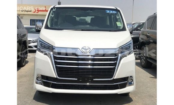 Buy Import Toyota Granvia White Car in Import - Dubai in Andijon Buy Import Toyota Granvia White Car in Import - Dubai in Andijon