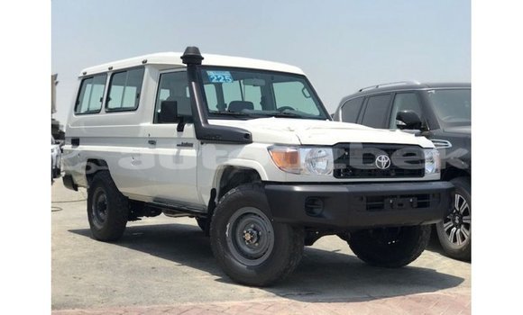 Buy Import Toyota Land Cruiser White Car in Import - Dubai in Andijon