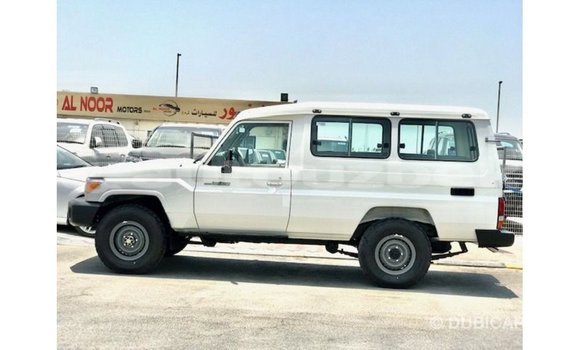 Buy Import Toyota Land Cruiser White Car in Import - Dubai in Andijon Buy Import Toyota Land Cruiser White Car in Import - Dubai in Andijon