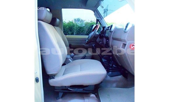 Buy Import Toyota Land Cruiser Beige Car in Import - Dubai in Andijon Buy Import Toyota Land Cruiser Beige Car in Import - Dubai in Andijon