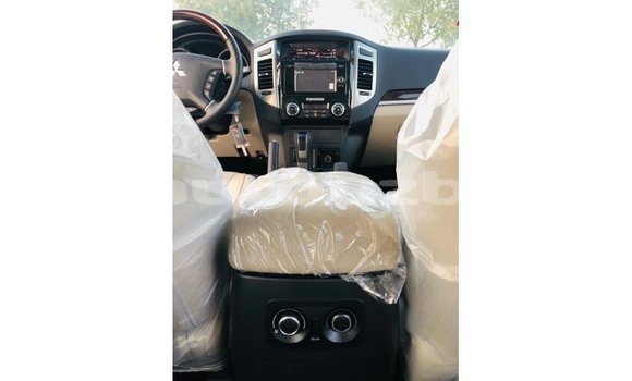 Buy Import Mitsubishi Pajero White Car in Import - Dubai in Andijon Buy Import Mitsubishi Pajero White Car in Import - Dubai in Andijon