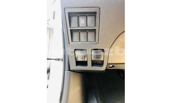 Buy Import Toyota Hilux White Car in Import - Dubai in Andijon Buy Import Toyota Hilux White Car in Import - Dubai in Andijon