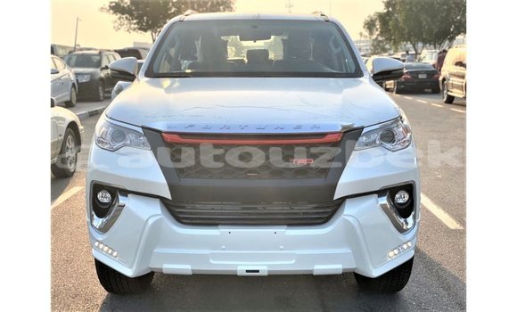 Buy Import Toyota Fortuner White Car in Import - Dubai in Andijon