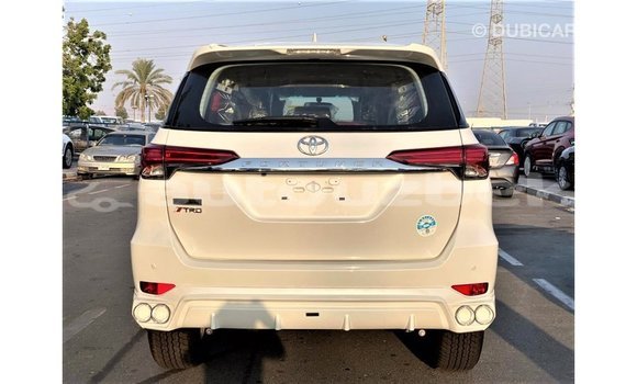 Buy Import Toyota Fortuner White Car in Import - Dubai in Andijon Buy Import Toyota Fortuner White Car in Import - Dubai in Andijon