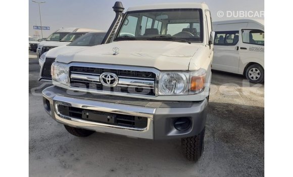 Buy Import Toyota Land Cruiser White Car in Import - Dubai in Andijon Buy Import Toyota Land Cruiser White Car in Import - Dubai in Andijon