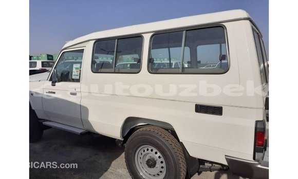 Buy Import Toyota Land Cruiser White Car in Import - Dubai in Andijon Buy Import Toyota Land Cruiser White Car in Import - Dubai in Andijon