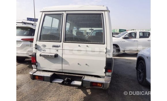 Buy Import Toyota Land Cruiser White Car in Import - Dubai in Andijon Buy Import Toyota Land Cruiser White Car in Import - Dubai in Andijon