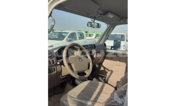Buy Import Toyota Land Cruiser White Car in Import - Dubai in Andijon Buy Import Toyota Land Cruiser White Car in Import - Dubai in Andijon