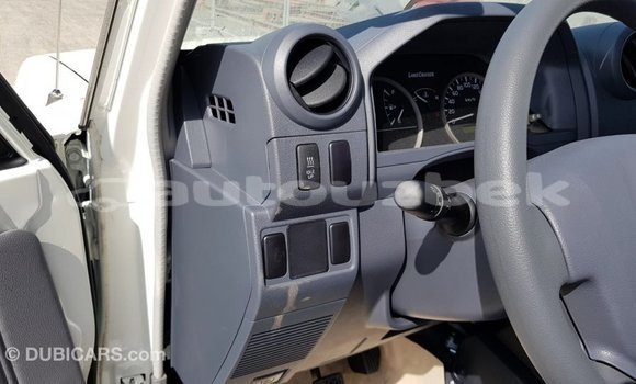 Buy Import Toyota Land Cruiser White Car in Import - Dubai in Andijon Buy Import Toyota Land Cruiser White Car in Import - Dubai in Andijon