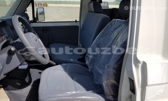 Buy Import Toyota Land Cruiser White Car in Import - Dubai in Andijon Buy Import Toyota Land Cruiser White Car in Import - Dubai in Andijon