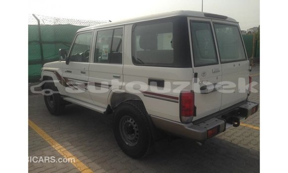 Buy Import Toyota Land Cruiser White Car in Import - Dubai in Andijon Buy Import Toyota Land Cruiser White Car in Import - Dubai in Andijon