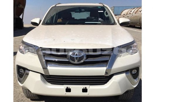 Buy Import Toyota Fortuner White Car in Import - Dubai in Andijon Buy Import Toyota Fortuner White Car in Import - Dubai in Andijon