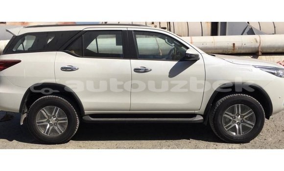 Buy Import Toyota Fortuner White Car in Import - Dubai in Andijon Buy Import Toyota Fortuner White Car in Import - Dubai in Andijon