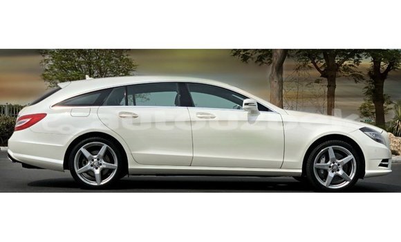 Buy Import Mercedes-Benz 190 White Car in Import - Dubai in Andijon Buy Import Mercedes-Benz 190 White Car in Import - Dubai in Andijon