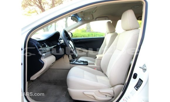 Buy Import Toyota Camry White Car in Import - Dubai in Andijon Buy Import Toyota Camry White Car in Import - Dubai in Andijon