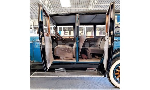 Buy Import Buick Electra Blue Car in Import - Dubai in Andijon Buy Import Buick Electra Blue Car in Import - Dubai in Andijon