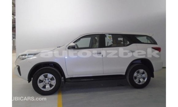 Buy Import Toyota Fortuner White Car in Import - Dubai in Andijon Buy Import Toyota Fortuner White Car in Import - Dubai in Andijon