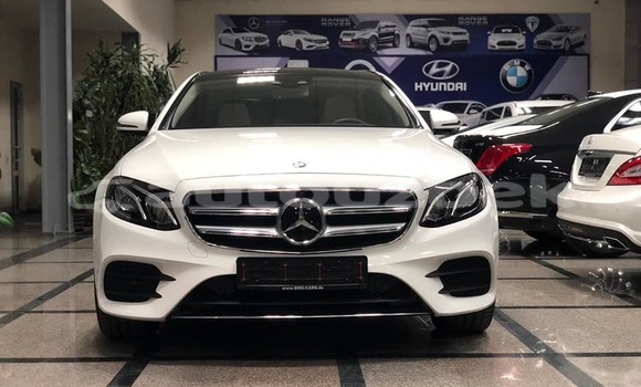 Buy Used Mercedes-Benz E-klasse White Car in Tashkent in Toskent