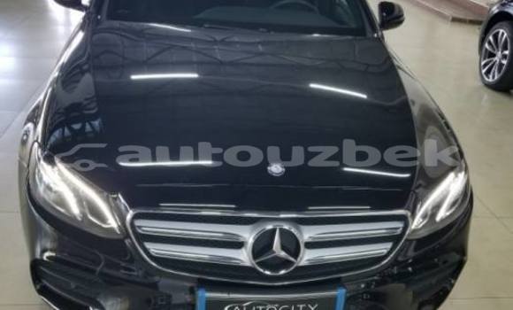 Buy Used Mercedes-Benz E-klasse Black Car in Tashkent in Toskent